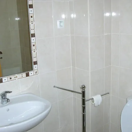 2 Bedroom 5 Min From Falesia And Close To Center B 公寓